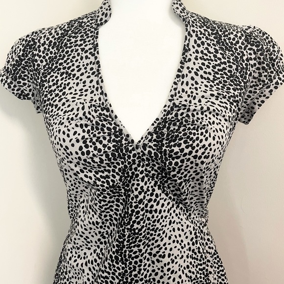 Gorgeous Express Design leopard print wrap dress! - Picture 2 of 9